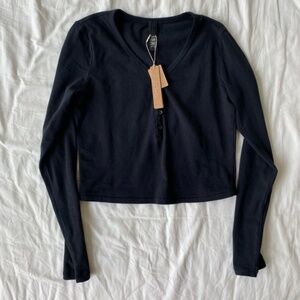 Skims NEW VINTAGE LONG SLEEVE CROPPED HENLEY in ONYX size S